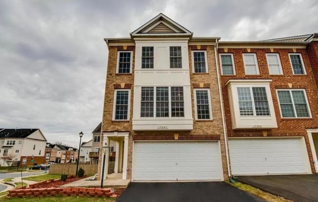 Building Photo - 17501 Victoria Falls Dr