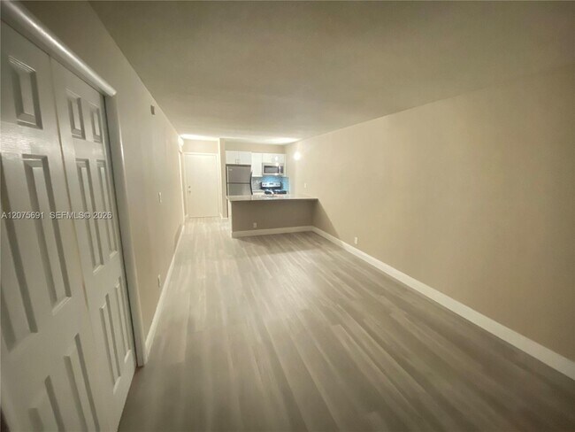 Foto del edificio - 2771 Riverside Dr