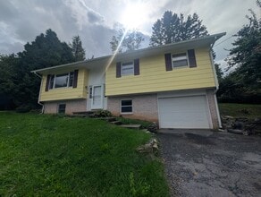 Building Photo - 180 Lenor Dr