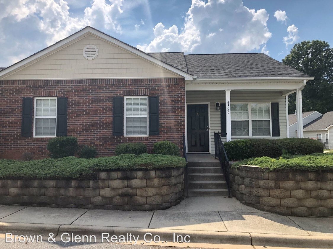 Foto principal - 3 br, 2 bath House - 4820 Water Ct.