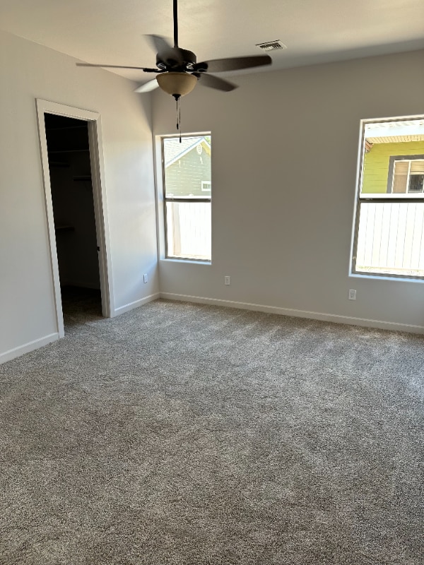 Building Photo - 1034 E Adams St