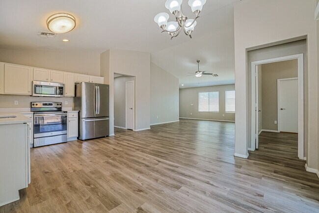 Foto del edificio - 1741 W Desert Mountain Dr