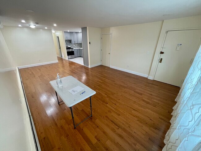 Foto del edificio - 990 E 59th St