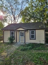 Building Photo - 198 Hillview Ave