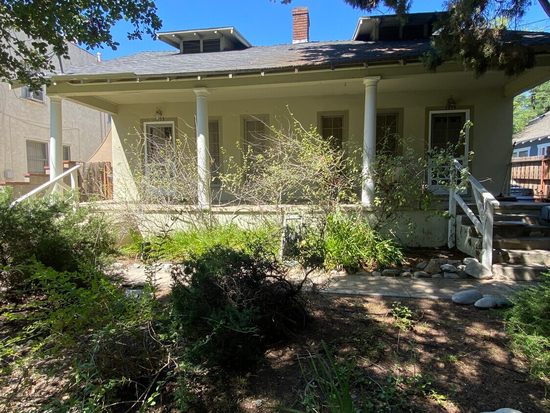 Primary Photo - 1353 E Elizabeth St