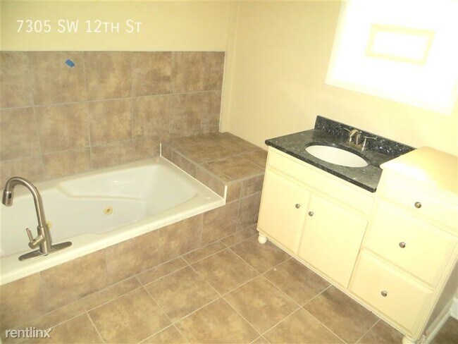 Foto del edificio - 7305 SW 12th St