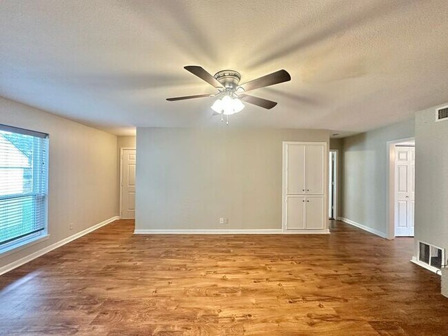 Foto del edificio - 3 Bedroom, 2 Bathroom Home in Tyler!