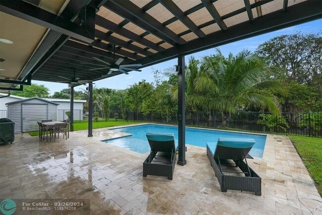 Building Photo - 9200 SW 51st Pl