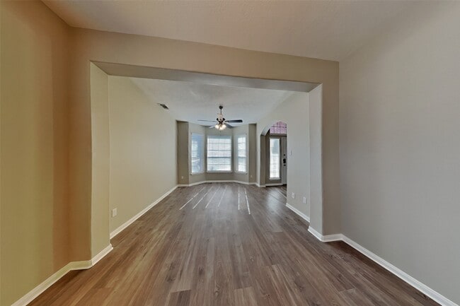 Building Photo - 3202 Stoneydale Ln