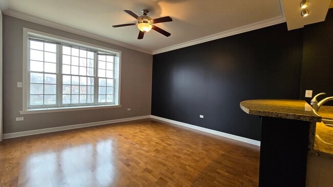 Building Photo - 50 N Plum Grove Rd