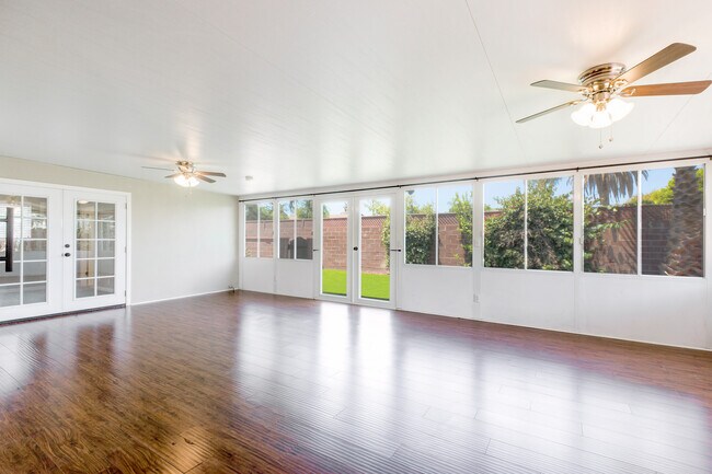 Building Photo - 3350 Las Vegas Dr