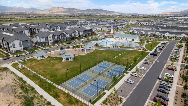 Foto del edificio - 877 E Oakum Ln