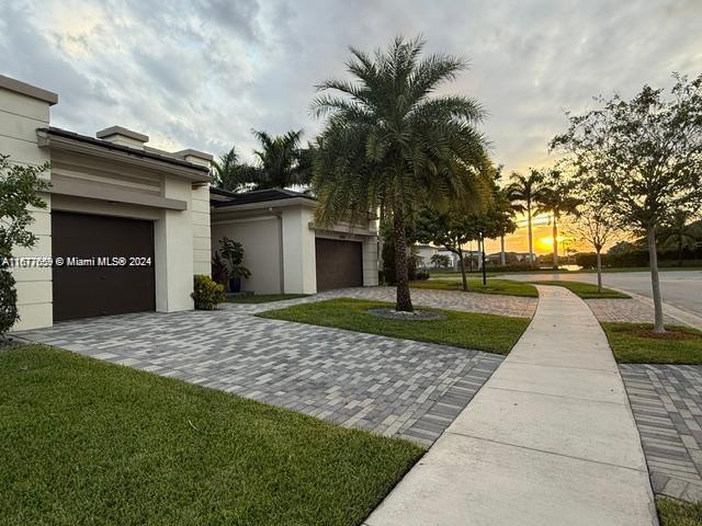 Primary Photo - 10660 S Lago Vista Cir