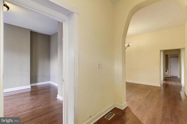 Building Photo - 2918 Sherman Ave NW
