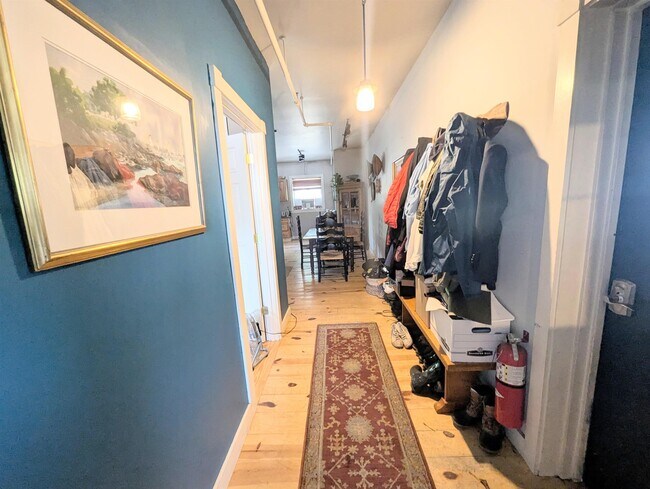 Foto del edificio - 443 Railroad St