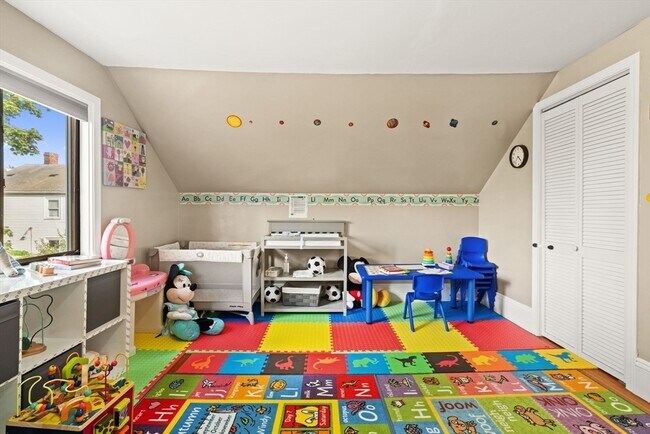 Foto del edificio - 48 Tappan St