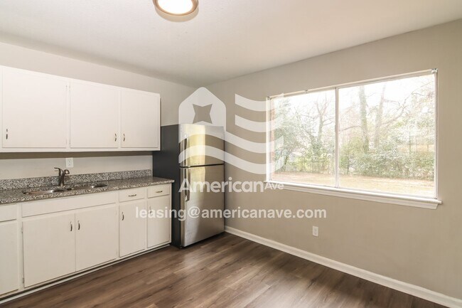 Foto del edificio - 1327 Ridgeview Rd