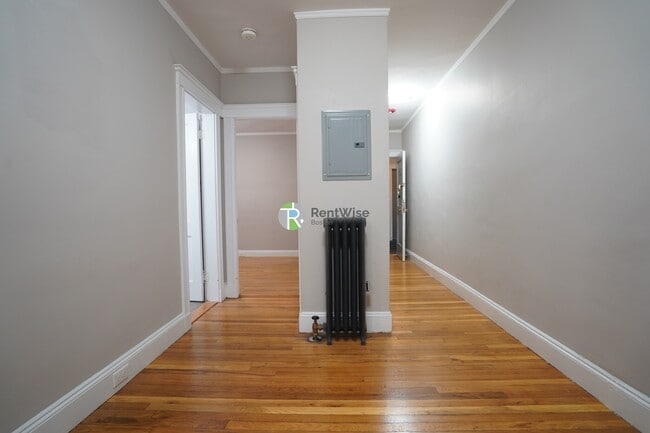 Building Photo - 19 Vinal St