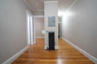 Building Photo - 19 Vinal St