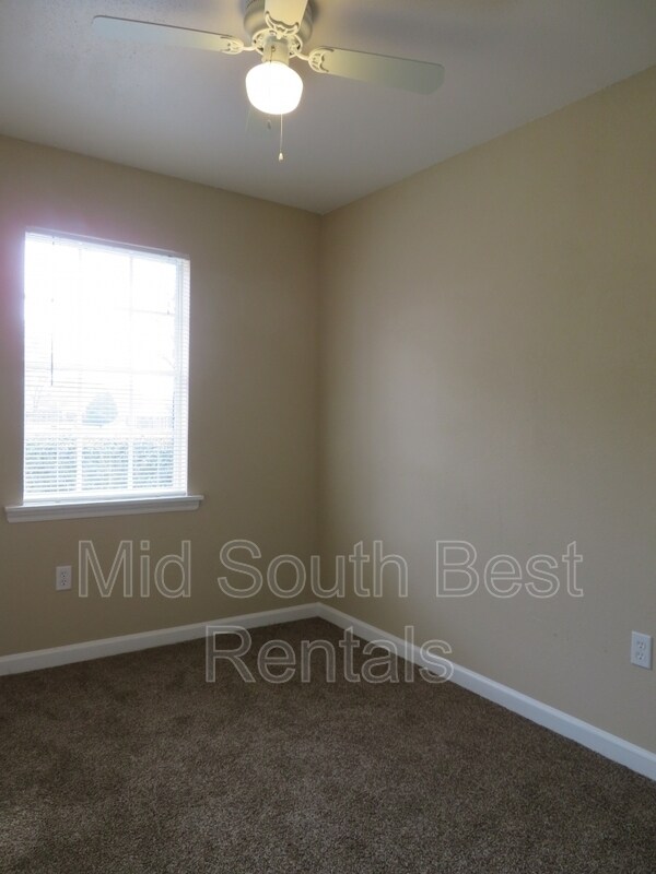 Building Photo - 3671 Moccasin Cove