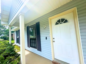 Building Photo - 9730 Trailwood Dr S
