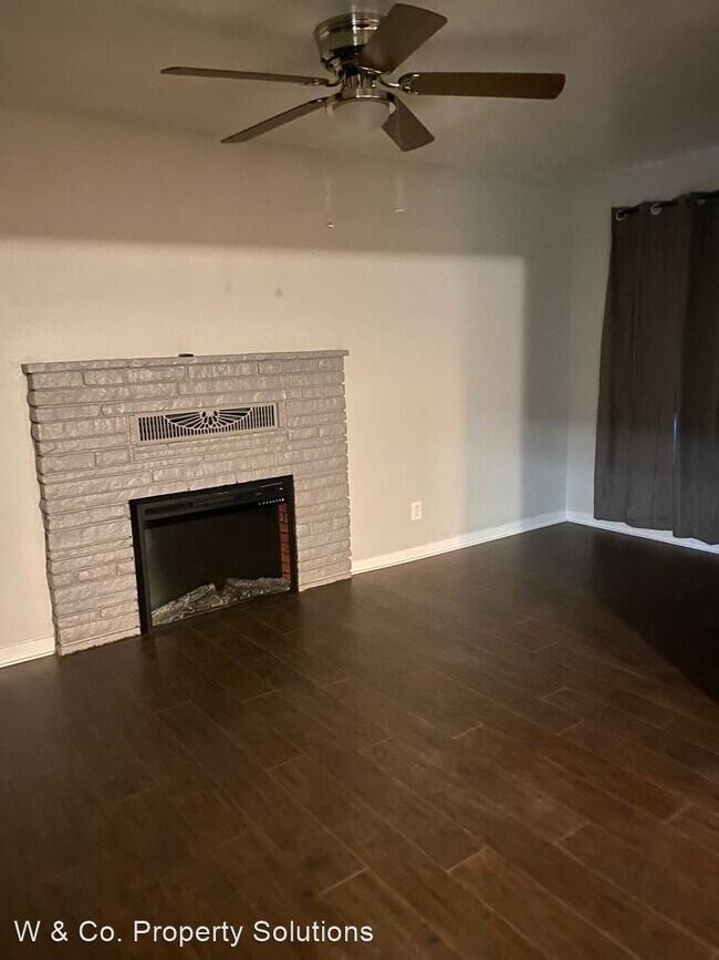 Building Photo - 4 br, 2 bath House - 2756 Oak St