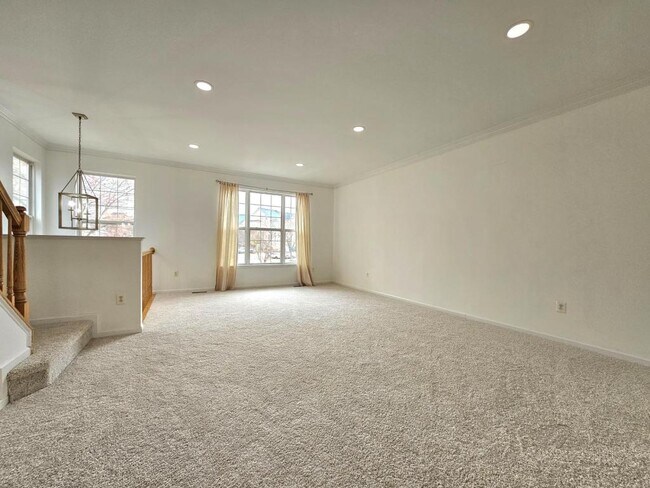 Building Photo - 6745 Sullivan Way