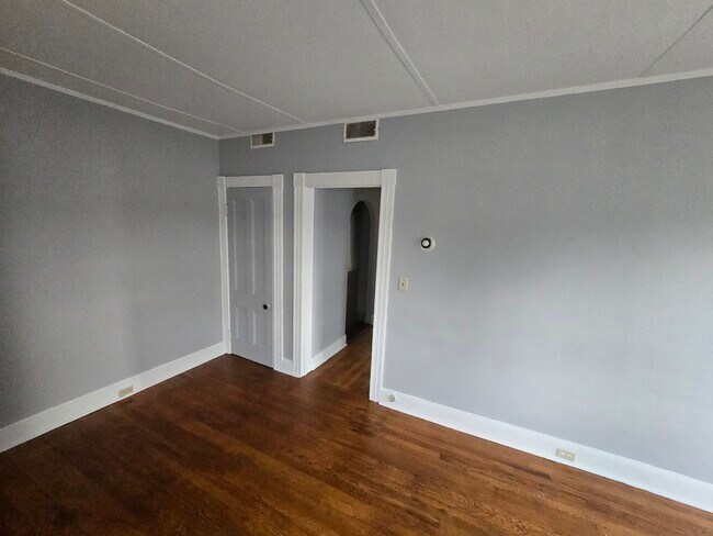 Foto del edificio - 221 Scottwood Ave