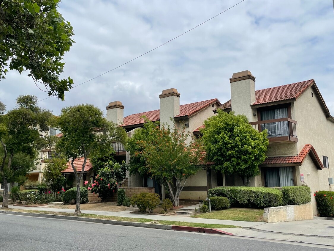 112 N Moore Ave, Monterey Park, CA 91754 Townhome Rentals in Monterey
