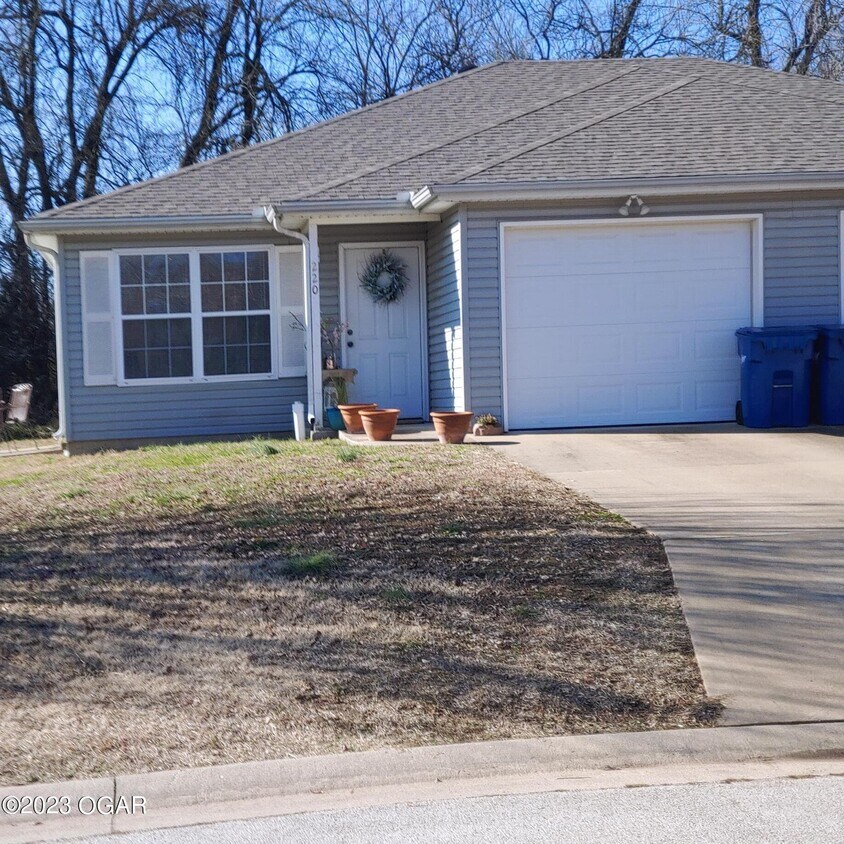 220 Haley Pl, Carl Junction, MO 64834 Condo for Rent in Carl Junction