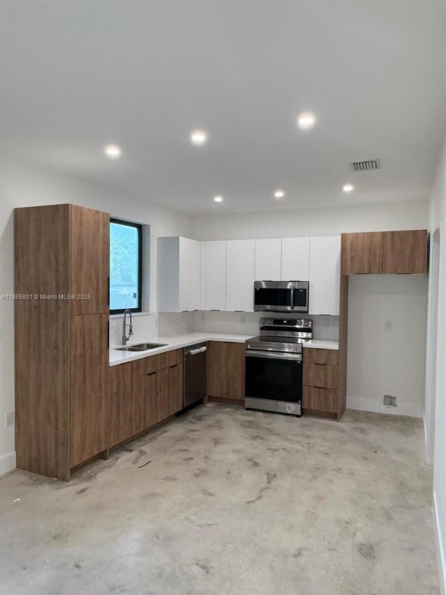 Building Photo - 2242 NW 99th Terrace
