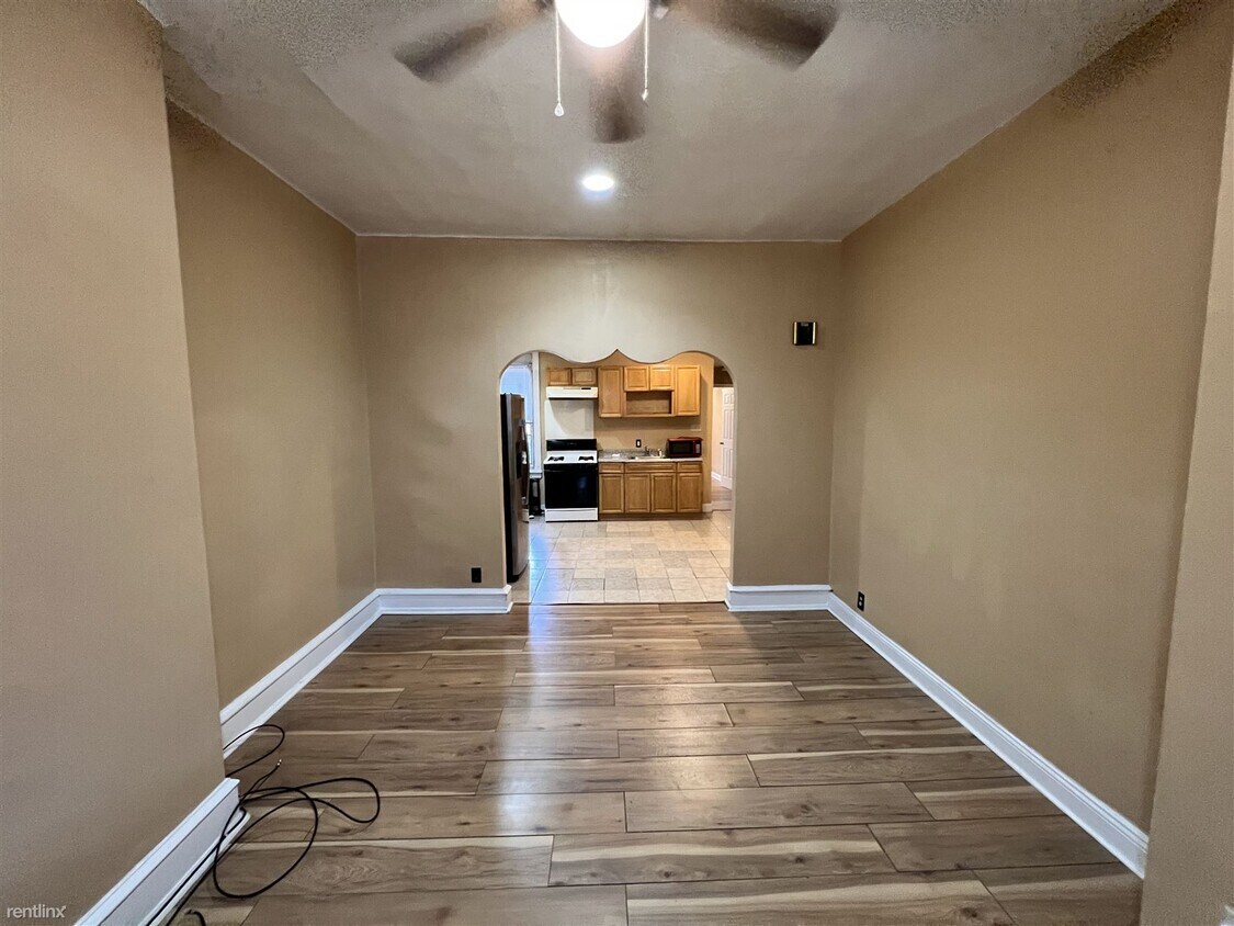 Primary Photo - 1 br, 1 bath Triplex - 1333 North 60th Str...