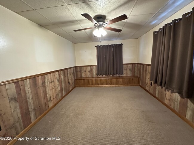 Building Photo - 548 Main St