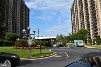 Building Photo - 3705 S George Mason Dr
