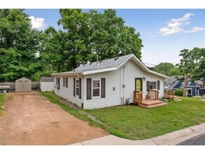 Building Photo - 4556 Island View Dr