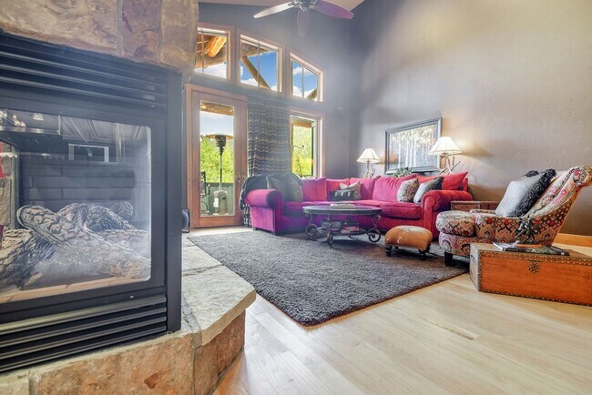 Building Photo - Downtown Frisco! Tons of space, amazing lo...