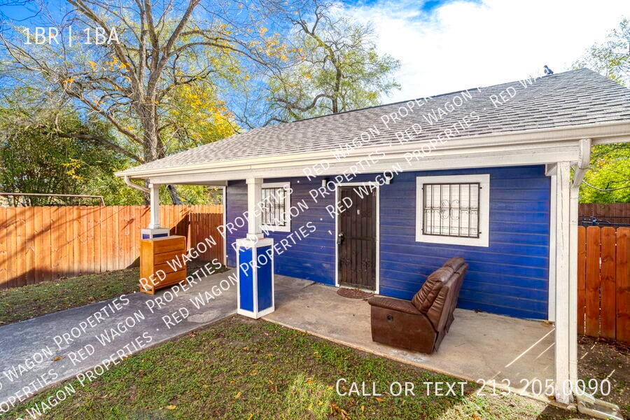 Photo - 236 Dullnig Ct-3