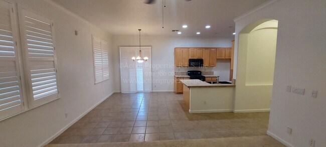 Foto del edificio - Rocklin  Highland Park  3 bedroom 2 bathroom, Great Room Floor Plan with Tile Flooring,  Fenced Yard