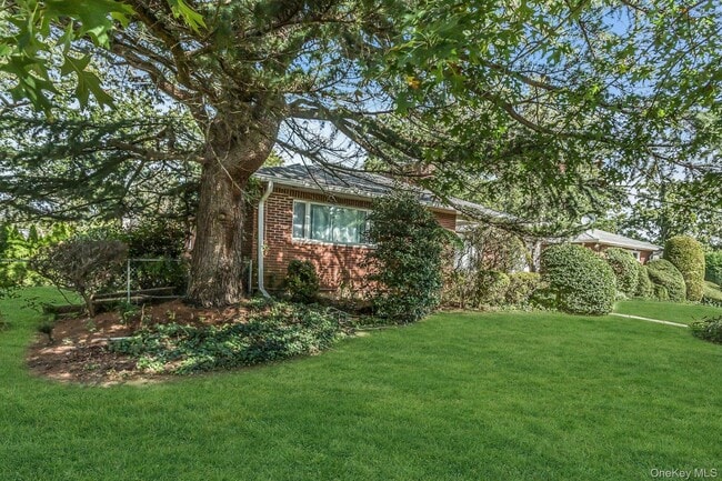 Foto del edificio - 260 Oak Ridge Ln