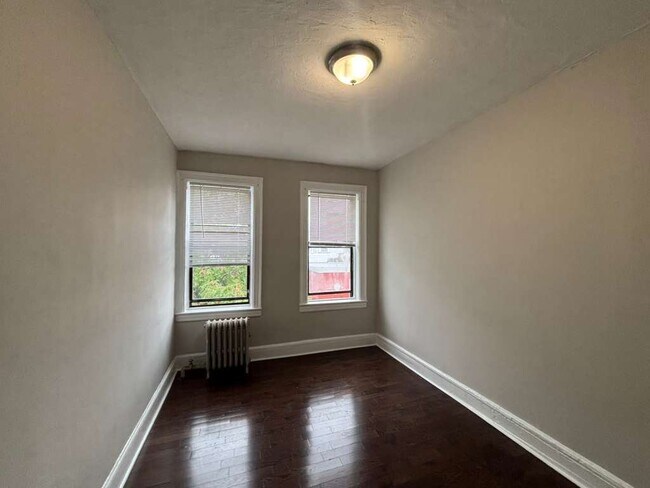 Foto del edificio - 54 Linden Ave