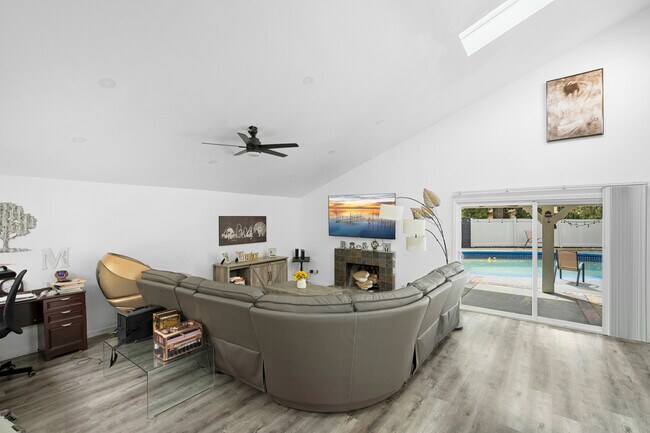 Foto del edificio - 20643 Calhaven Dr