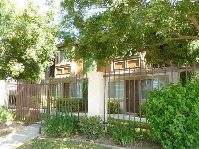 Building Photo - 764 W Phillips St