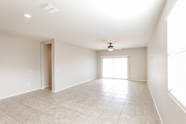 Foto del edificio - 25562 W Desert Dr