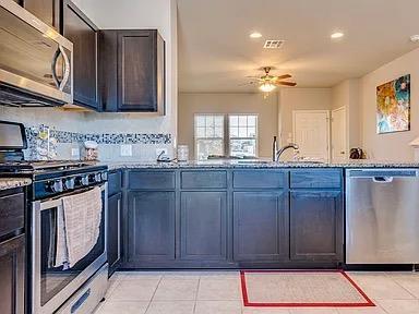 Foto del edificio - 207 Wainscot Oak Wy