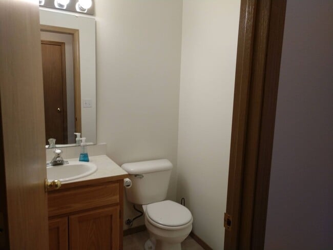 Building Photo - 18822 Iris Ct