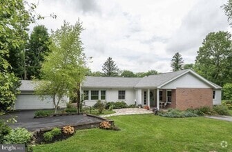 Building Photo - 537 Kemmerer Rd