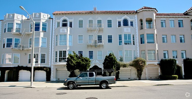 Building Photo - 3820 Scott