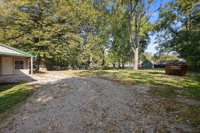 Foto del edificio - 120 W 3rd St