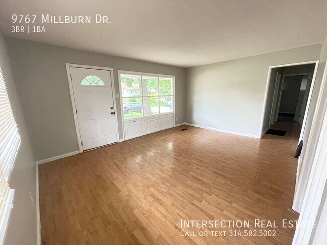 Building Photo - Renovated 3Bed/1Bath with Fenced Backyard