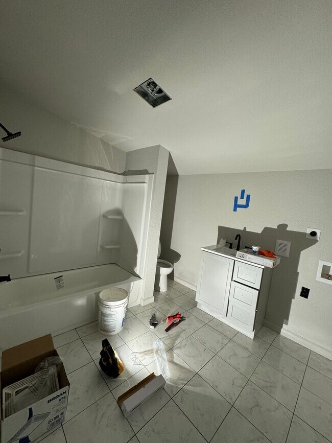 Building Photo - New construction 3 bed 1 bath CHA